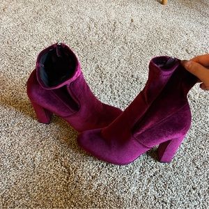 Steve Madden Maroon velvet booties